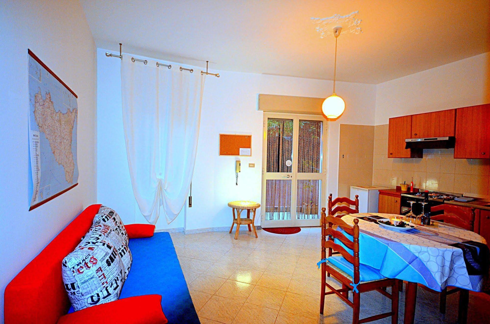 Naxos Sea Holiday Apartments Giardini Naxos Kültér fotó